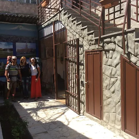 Komitas Avenue Guest House Yerevan Exterior photo